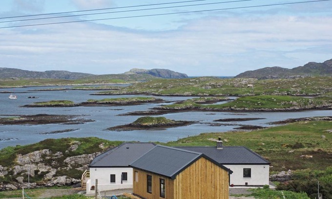Isle of Barra Cottage | Cabin ∙ 3 bedrooms ∙ 6 guests