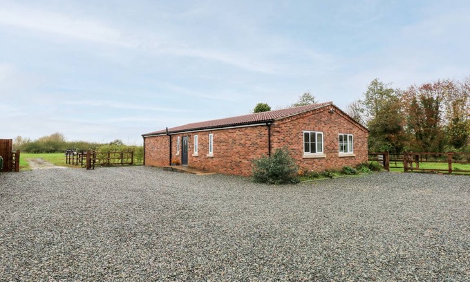 Wisbech Cottage | Cabin ∙ 3 bedrooms ∙ 6 guests