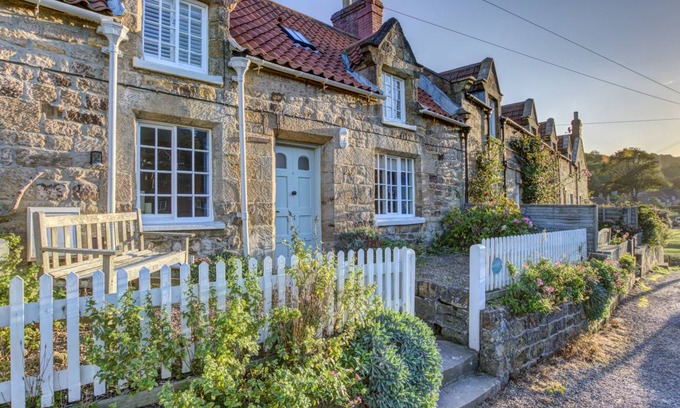 Sandsend Cottage | Cabin ∙ 3 bedrooms ∙ 6 guests