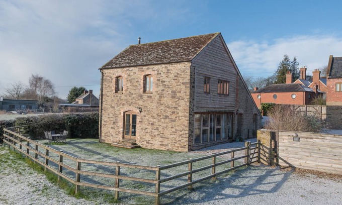 Caynham Cottage | Cabin ∙ 3 bedrooms ∙ 7 guests