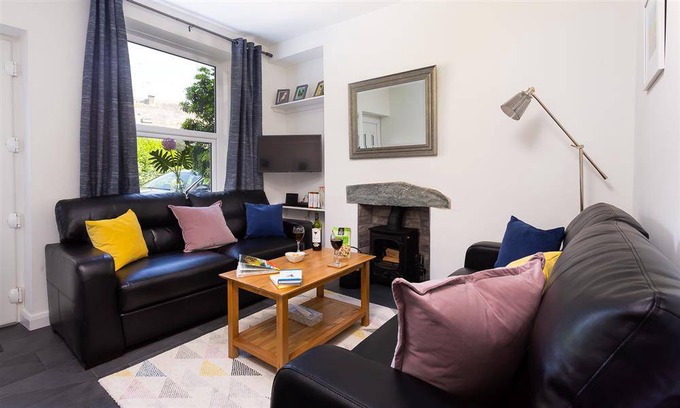 Ambleside Cottage | Cabin ∙ 3 bedrooms ∙ 6 guests