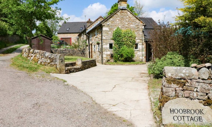 Longnor Cottage | Cabin ∙ 3 bedrooms ∙ 6 guests