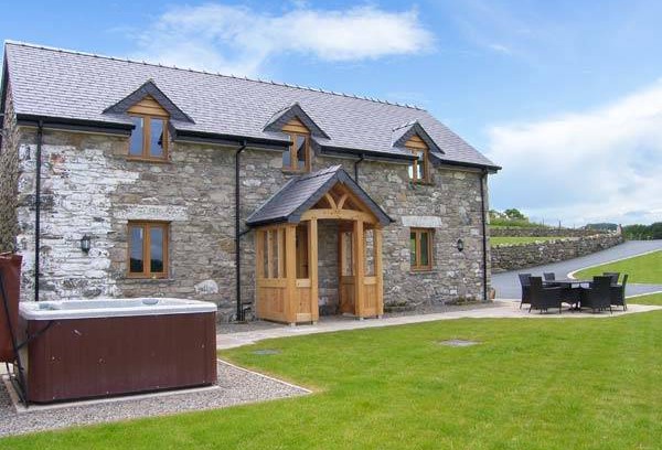 Ruthin Cottage | Cabin ∙ 3 bedrooms ∙ 6 guests