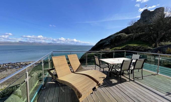 Criccieth Cottage | Cabin ∙ 3 bedrooms ∙ 6 guests