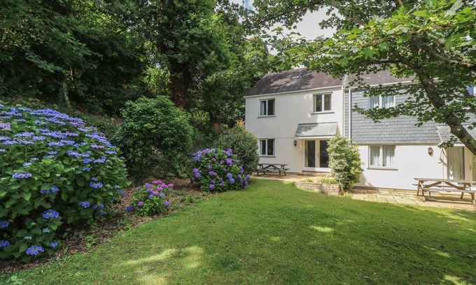 Falmouth Cottage | Cabin ∙ 3 bedrooms ∙ 6 guests