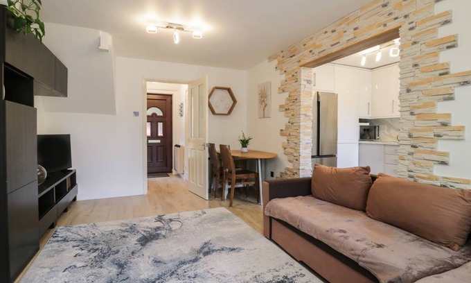 Colchester Cottage | Cabin ∙ 3 bedrooms ∙ 4 guests