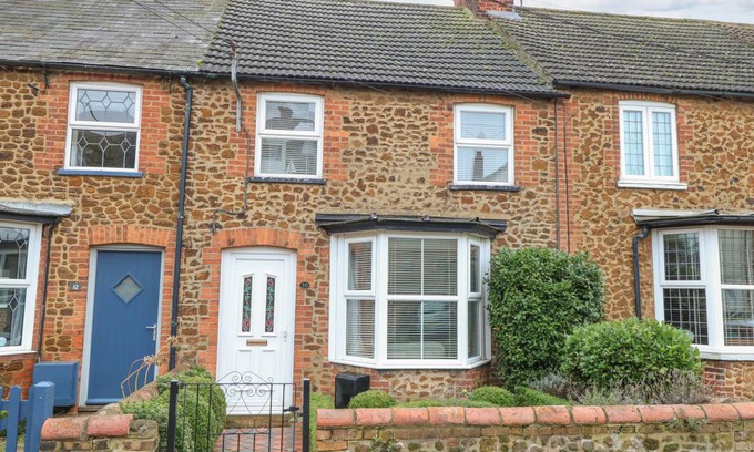Hunstanton Cottage | Cabin ∙ 3 bedrooms ∙ 5 guests