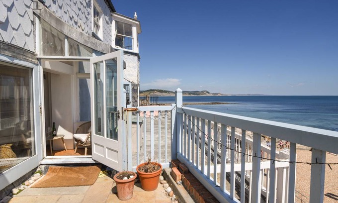 Lyme Regis Cottage | Cabin ∙ 3 bedrooms ∙ 8 guests