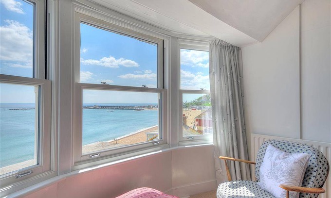 Lyme Regis Cottage | Cabin ∙ 3 bedrooms ∙ 6 guests