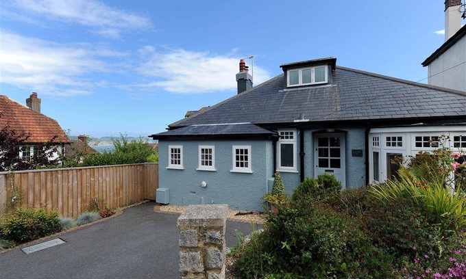 Lyme Regis Cottage | Cabin ∙ 3 bedrooms ∙ 6 guests