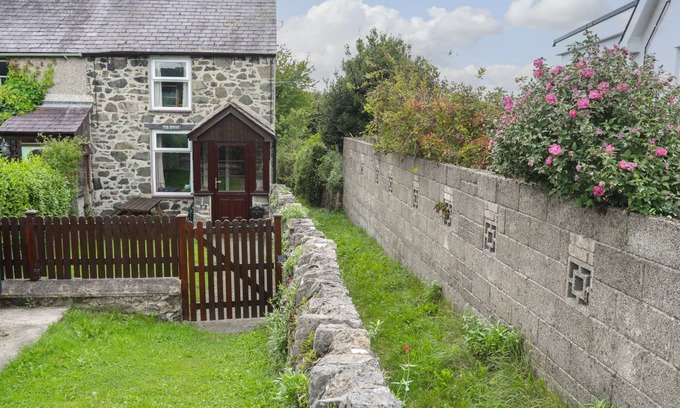 Bangor Cottage | Cabin ∙ 3 bedrooms ∙ 4 guests
