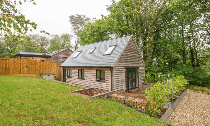 Holworth Cottage | Cabin ∙ 3 bedrooms ∙ 6 guests