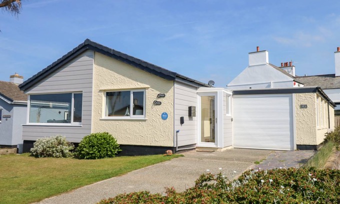 Rhosneigr Cottage | Cabin ∙ 3 bedrooms ∙ 6 guests