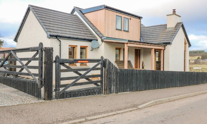 Tomintoul Cottage | Cabin ∙ 3 bedrooms ∙ 6 guests