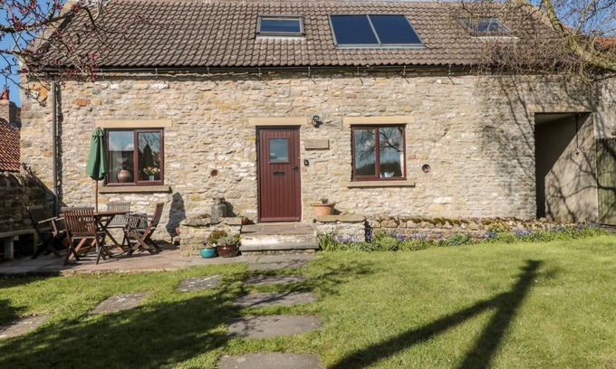 Newton-on-Rawcliffe Cottage | Cabin ∙ 3 bedrooms ∙ 6 guests