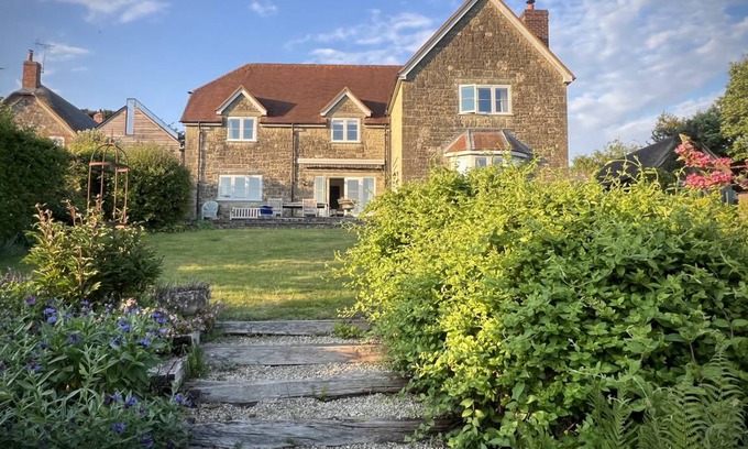 Donhead Saint Andrew Cottage | Cabin ∙ 4 bedrooms ∙ 8 guests