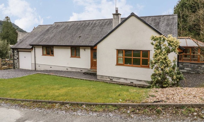 Gwynedd- Snowdonia Cottage | Cabin ∙ 4 bedrooms ∙ 8 guests