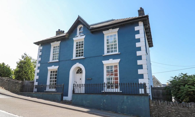 Aberaeron Cottage | Cabin ∙ 4 bedrooms ∙ 8 guests