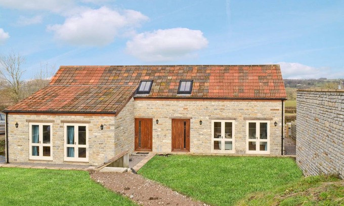 Glastonbury Cottage | Cabin ∙ 4 bedrooms ∙ 6 guests
