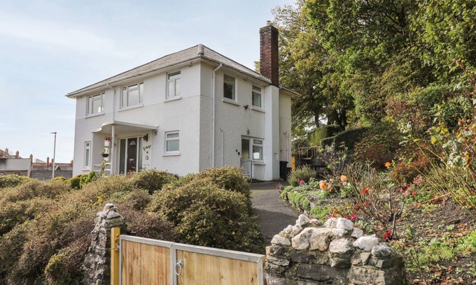 Aberystwyth Cottage | Cabin ∙ 4 bedrooms ∙ 8 guests