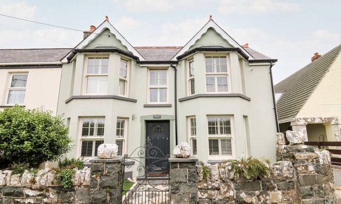 Dinas Cross Cottage | Cabin ∙ 4 bedrooms ∙ 8 guests