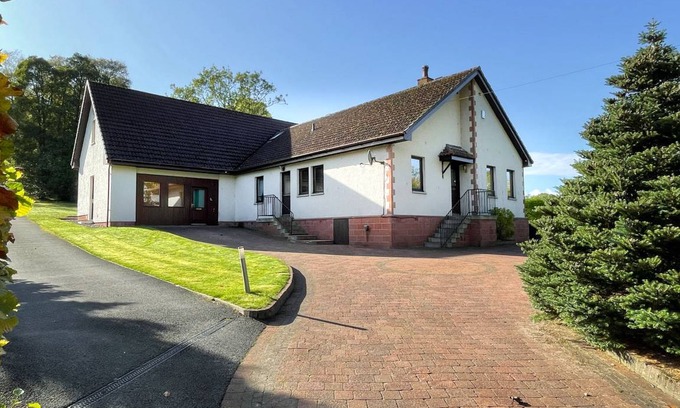 Drymen Cottage | Cabin ∙ 4 bedrooms ∙ 10 guests