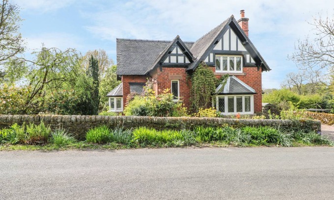 Longnor Cottage | Cabin ∙ 4 bedrooms ∙ 8 guests