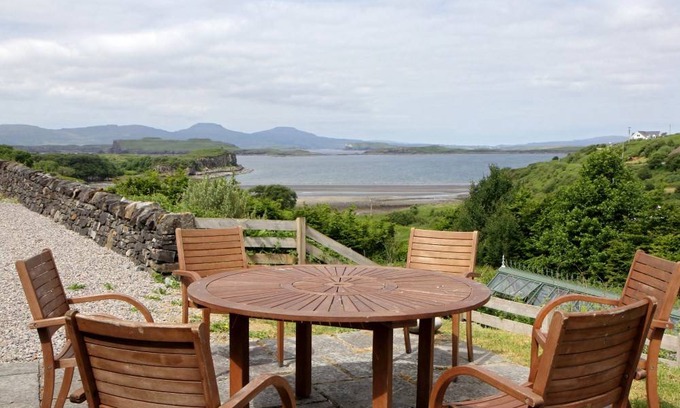 Beinn Orasaigh Cottage | Cabin ∙ 4 bedrooms ∙ 8 guests