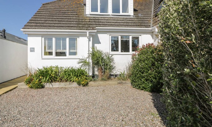Crantock Cottage | Cabin ∙ 4 bedrooms ∙ 8 guests