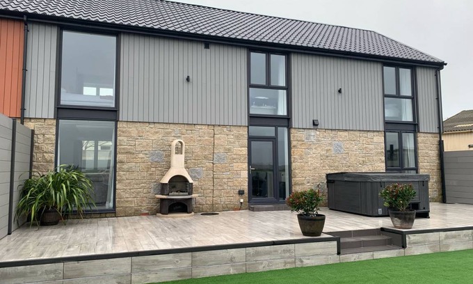 Mullion Cottage | Cabin ∙ 4 bedrooms ∙ 8 guests