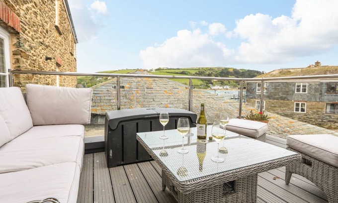Salcombe Cottage | Cabin ∙ 4 bedrooms ∙ 8 guests