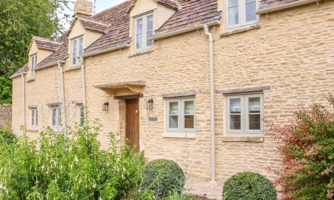Burford Cottage | Cabin ∙ 4 bedrooms ∙ 8 guests