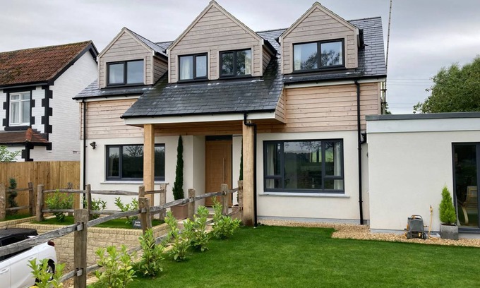 Calne Cottage | Cabin ∙ 4 bedrooms ∙ 8 guests