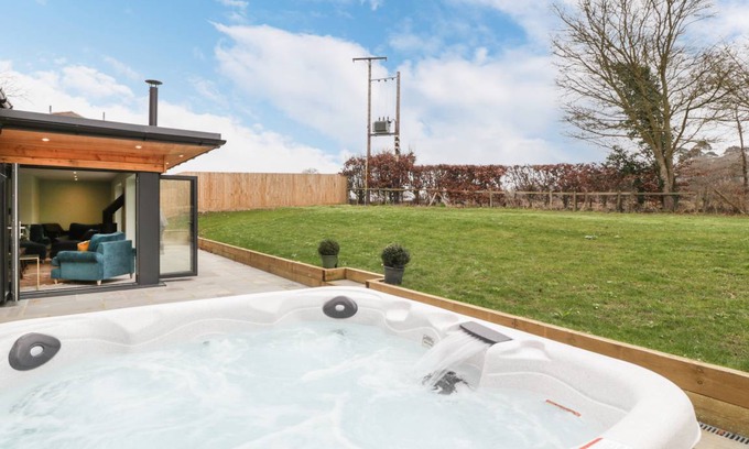 Sherborne Cottage | Cabin ∙ 4 bedrooms ∙ 8 guests