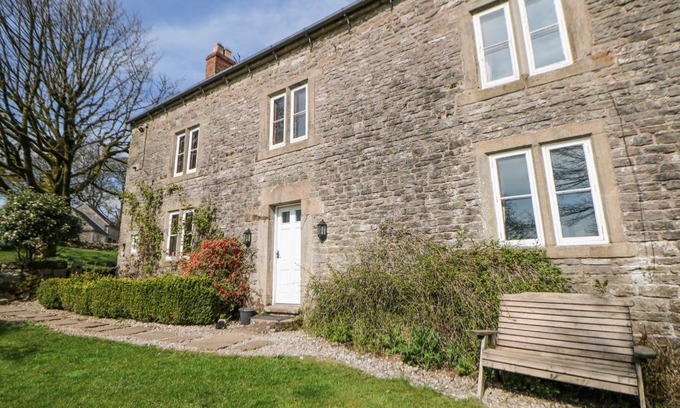 Cauldon Low Cottage | Cabin ∙ 4 bedrooms ∙ 8 guests