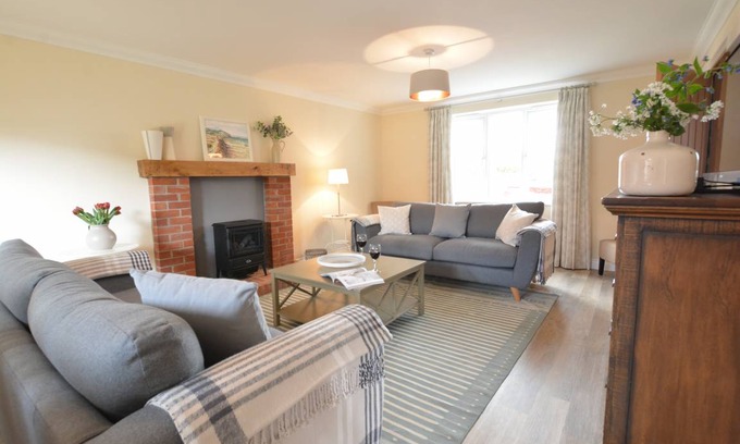 Blythburgh Cottage | Cabin ∙ 4 bedrooms ∙ 8 guests