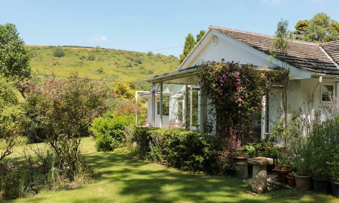 Portesham Cottage | Cabin ∙ 4 bedrooms ∙ 8 guests