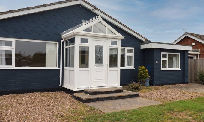 Sandilands Cottage | Cabin ∙ 4 bedrooms ∙ 8 guests