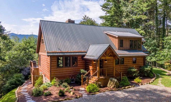 Boone Cabin | Cabin ∙ 4 bedrooms ∙ 8 guests