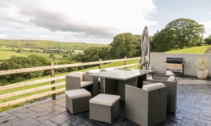 Corwen Cottage | Cabin ∙ 4 bedrooms ∙ 8 guests