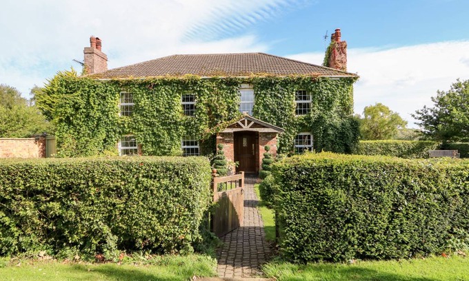Burgh le Marsh Cottage | Cabin ∙ 5 bedrooms ∙ 12 guests