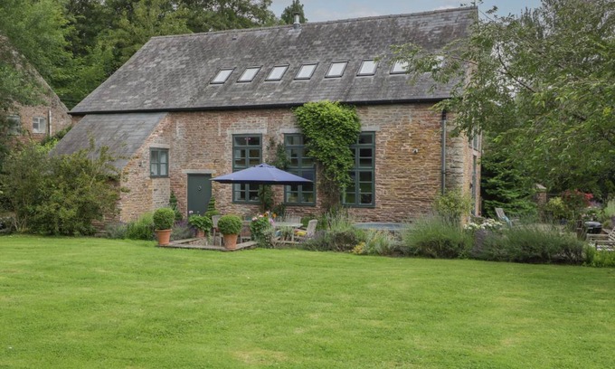Little Cowarne Cottage | Cabin ∙ 5 bedrooms ∙ 11 guests