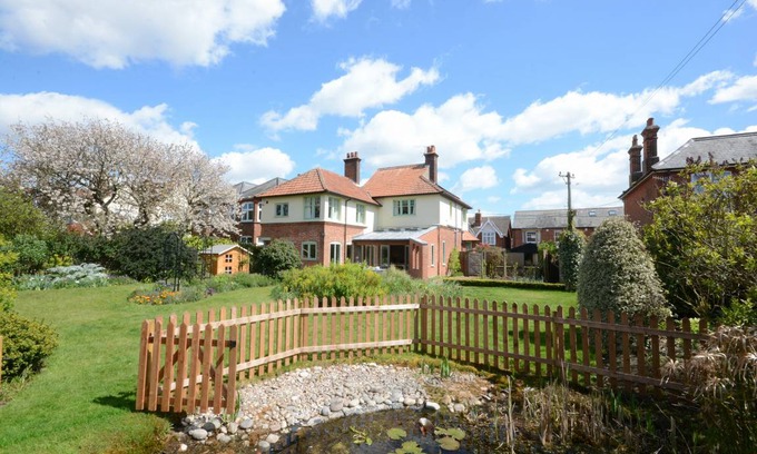 Aldeburgh Cottage | Cabin ∙ 5 bedrooms ∙ 10 guests