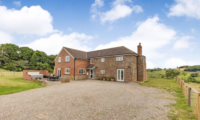 Tenbury Wells Cottage | Cabin ∙ 5 bedrooms ∙ 10 guests