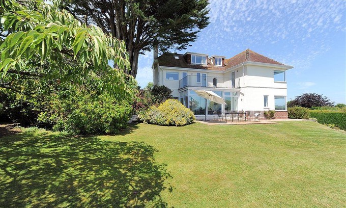 Lyme Regis Cottage | Cabin ∙ 5 bedrooms ∙ 10 guests