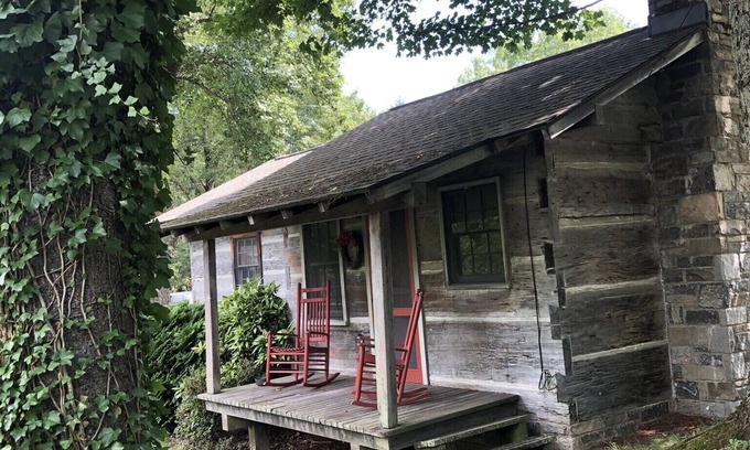 Valley Creek Run Cabin | Cabin 5 - Rustic cabin in Pioneer Village, Great Smoky Mountains NC