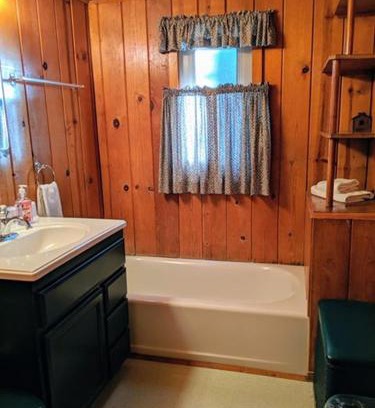 Strawberry House | Cabin #5