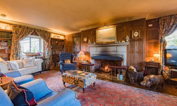 Sandwich Cottage | Cabin ∙ 6 bedrooms ∙ 12 guests