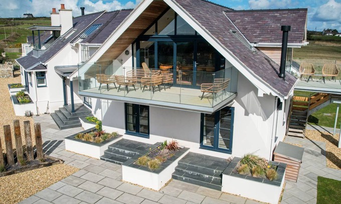 Rhoscolyn Cottage | Cabin ∙ 6 bedrooms ∙ 12 guests