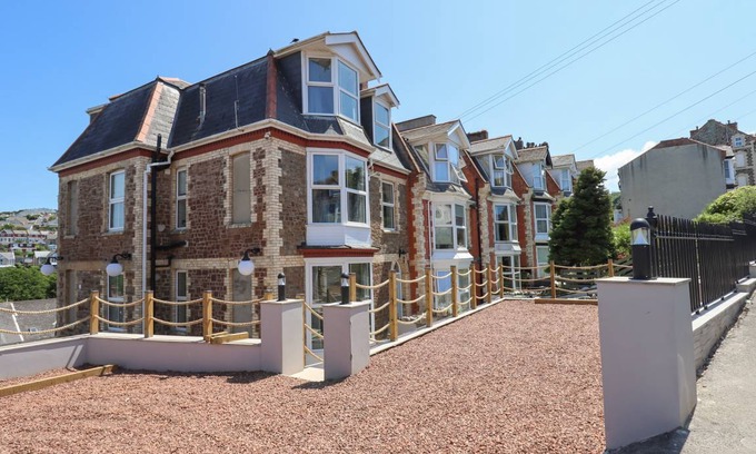 Hele Cottage | Cabin ∙ 7 bedrooms ∙ 14 guests